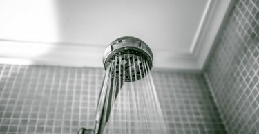 Don’t Harm Your Body With These Bad (But Common) Shower Habits