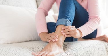 4 Everyday Tips for Fighting Off Foot & Ankle Pain