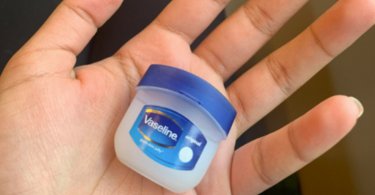 These 45 Innovative Uses For Vaseline Prove It’s Not Just For Skin!